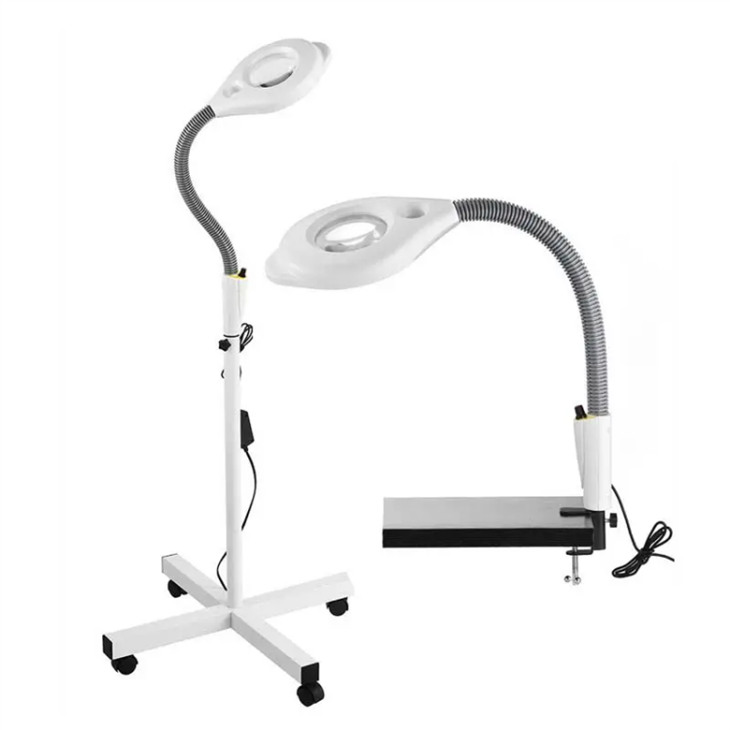 Lampu Pembesar Berdiri di Lantai