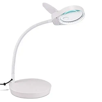 Lampu Pembesar dengan Dudukan